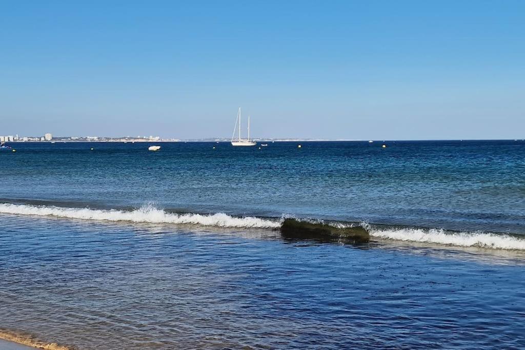 Jasmine Apartment Next To Meia Praia Beach Лагос Екстериор снимка
